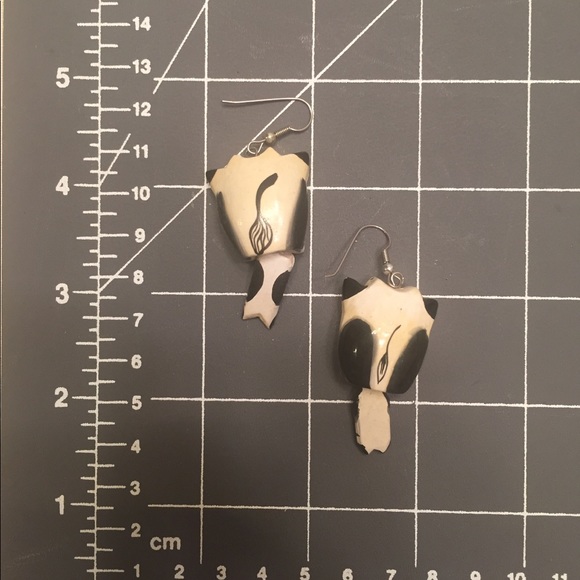 Vintage Cool Cow with Sunglasses Earrings - Picture 4 of 5